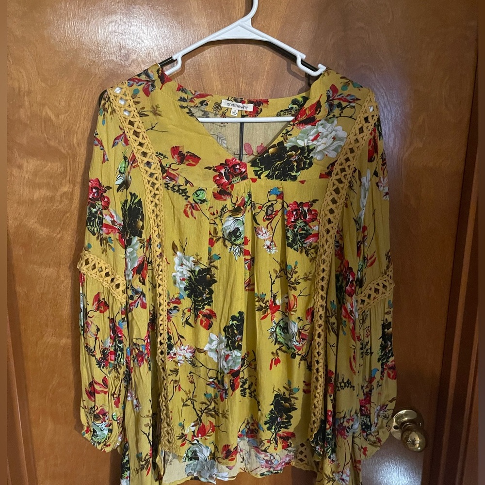 Flowy, yellow tunic